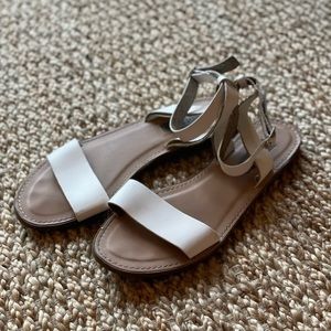 Steve Madden DAIRR white sandals
